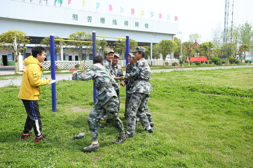 中學孩子厭學不去上學，家長要怎么疏導孩子呢？(圖1)