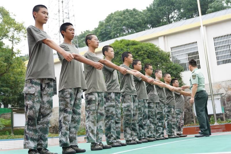 启德励志教育学校，展现不一样的自我