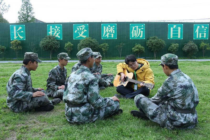 準軍事化管理是否讓一些家長感到壓抑？(圖2)