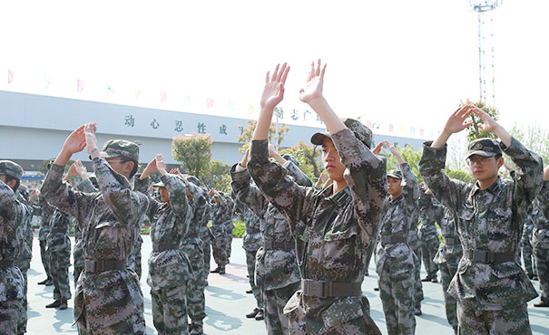 初中生不想上學家長怎么勸,聽聽青少年特訓學校的思路(圖2)